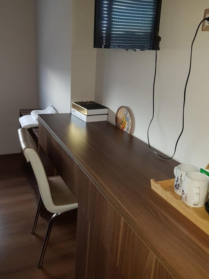 Veranda Rooms And Apartments ติรานา ภายนอก รูปภาพ