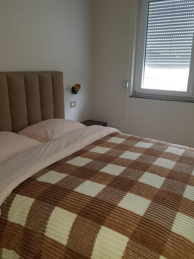 Veranda Rooms And Apartments ติรานา ภายนอก รูปภาพ